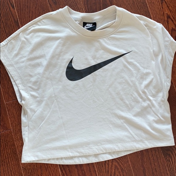 nike belly top